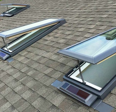 Roof skylight with integrated ventilation system.